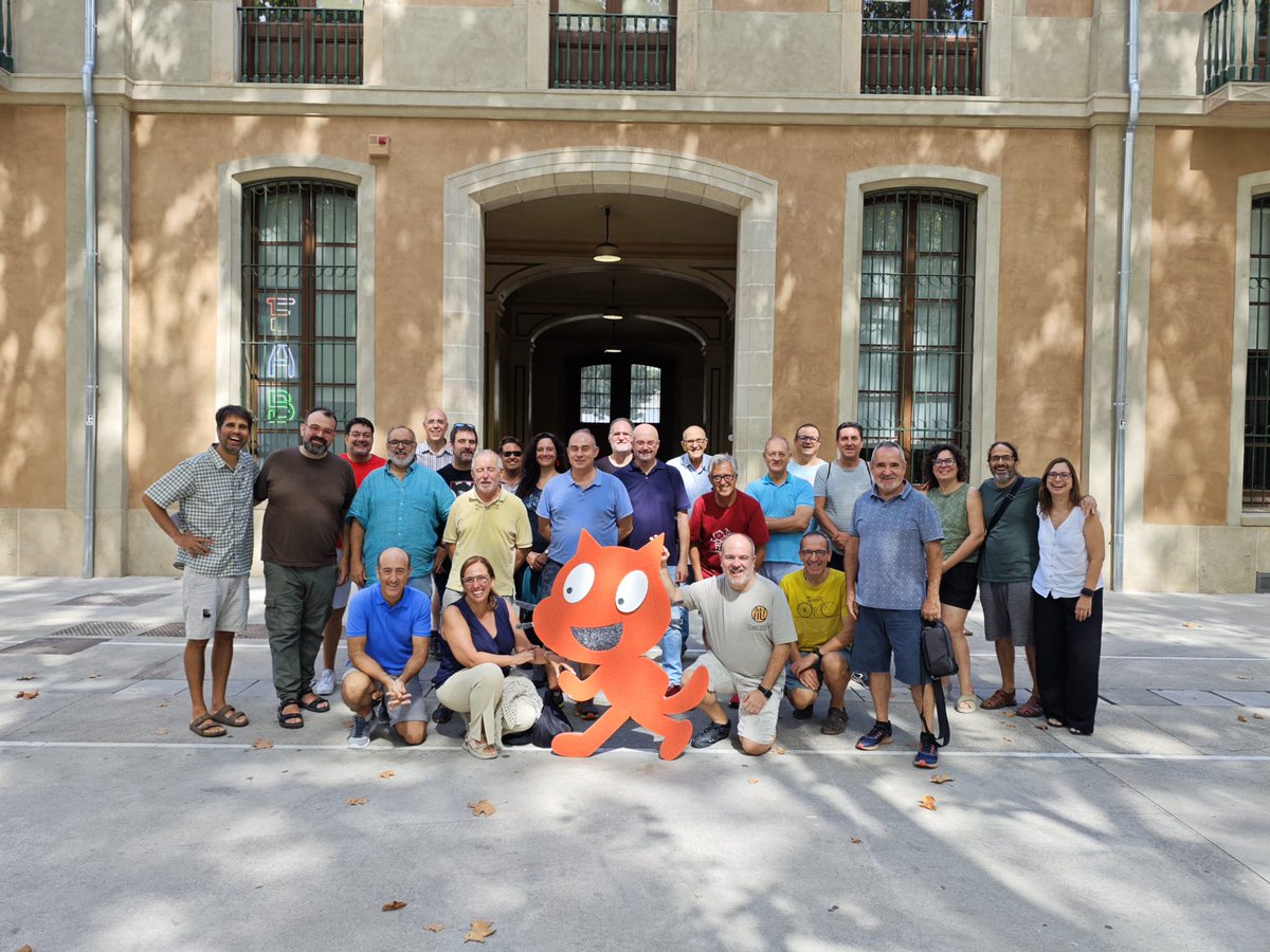 Susanna Tuset (@susannatuset) on Twitter photo Més d'una vintena de docents motivats un dissabte al matí!
Una gran jornada plena d'aprenentatges. 
Gràcies a tots per compartir tant
#scratchEdMeetup BCN Més d'una vintena de docents motivats un dissabte al matí!
Una gran jornada plena d'aprenentatges. 
Gràcies a tots per compartir tant
#scratchEdMeetup BCN