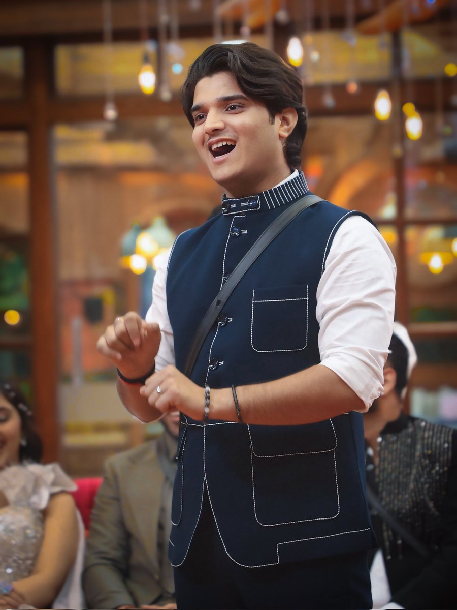 THEMRIDUL7's tweet photo. TREND BOOSTER 

Drop 1000 comments With The Tagline:

Copy:-  Tagline 

JANTA KA LADLA MRIDUL

#MridulTiwari #BiggBoss19 #MridulGang https://t.co/S9GpM5xQe2