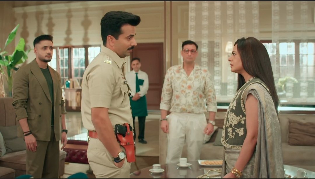ayeshaxsukoon_'s tweet photo. The hall scene was so damn good and Dhairya directly accusing Ars for the chaos that was created in ps was a treat to watch. Also how nicely he shut Mallika, sukoon 😌🤌🏻
#ManitJoura #Mannat https://t.co/2gEYXKwGXV