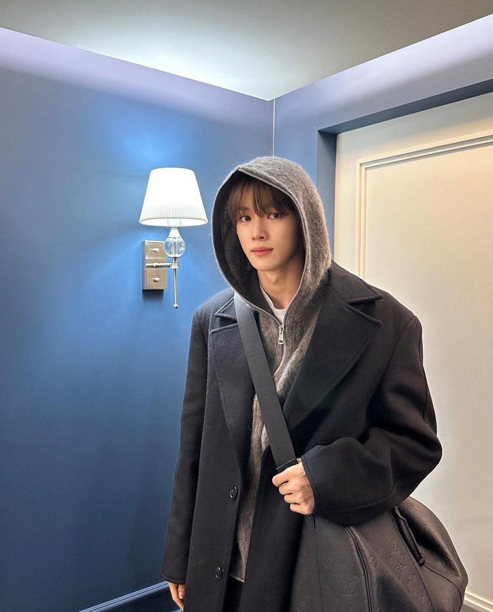 mfvsce's tweet photo. 가을의남자답게 가을 아우터 ㅈㅉ 잘어울리는거 아시는붕 https://t.co/DhbcRcNB7Z