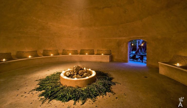 #20Sep

Casa Maleywa es un espacio donde la gente va a sanarse mediante procedimientos olvidados, calumniados o ignorados. Lo demás lo cuentan Nora Couyi y Vladimir García entrevistados por ✍️ <a href="/SorianaDuran/">Soriana Durán</a>
📸 Abraxas Iribarren

📰lainventadera.com/2025/09/13/tem…