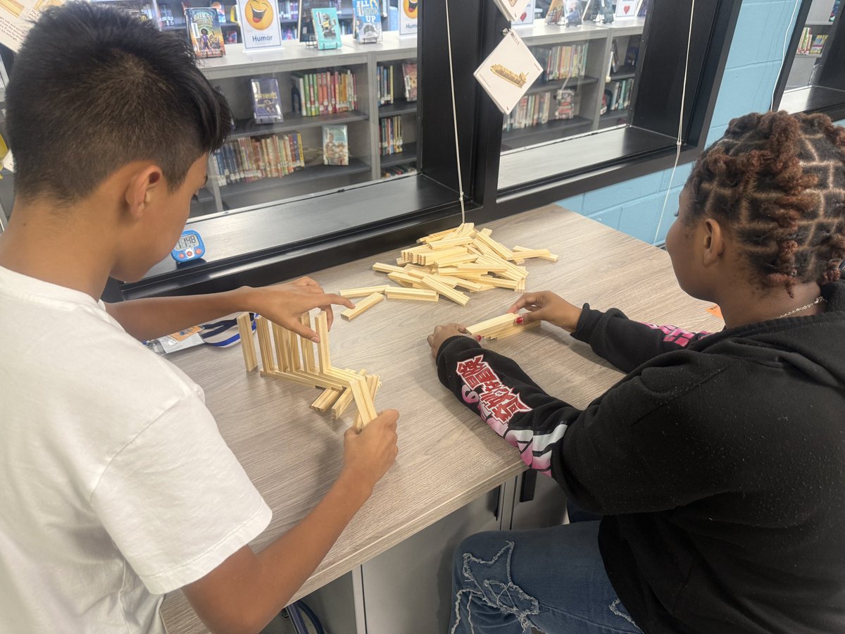 DrABHosey's tweet photo. I love our new media center team’s energy! VR space for students & maker spaces for creative projects ! #Teamfloydms @CobbSchools @FloydMSCobb @Floyd6th63531 @FloydMS8G @Floydms7gr https://t.co/ySZ248uOzZ