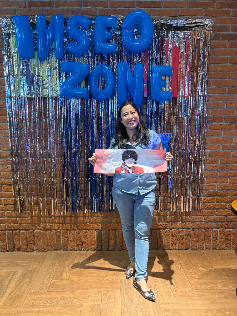 TENNYTHOM's tweet photo. Aa @official_jinu_ kita udah couple an loh ini.. km beneran ga jd samperin aku nih? Udah demplon bngt loh ini 😂😂
Please tlng kl ga bisa thn ini, thn dpn dtng ksini lg ya beb 
 miss u all so much #WINNER 💙💙 https://t.co/vatIjtSUoJ