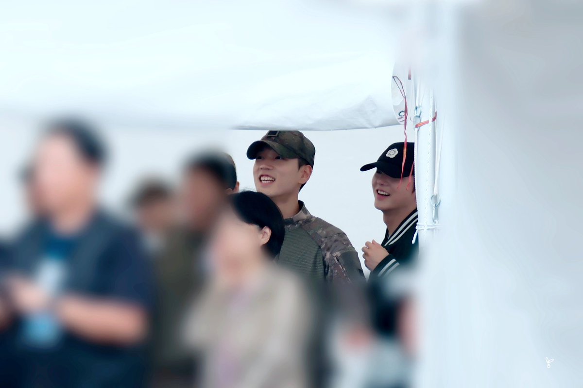 250920 지상군 페스티벌

혜성 &amp; 성국

💛💜😭😭😭😭

#VANNER  #VVS #성국 #혜성