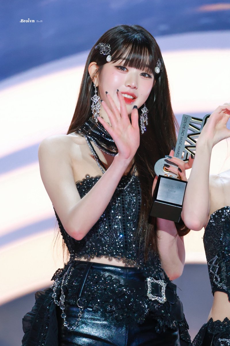 250920 오늘 하루도 수고했어🫳🏻

#장원영 #JANGWONYOUNG #IVE #아이브