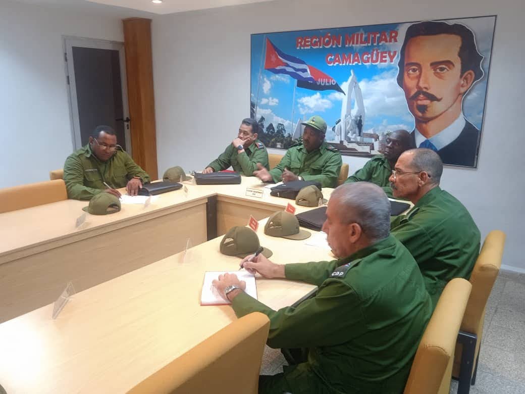 Este sábado comenzamos en #Camagüey las actividades correspondientes al Día Territorial de la Defensa, como parte del cronograma nacional orientado por el <a href="/MinfarC/">Minfar_Cuba</a>
La jornada incluye ejercicios prácticos, acciones de preparación combativa y actividades comunitarias.
#FARCuba