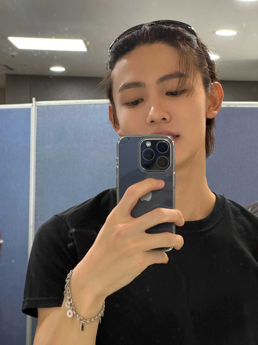 seonghyeon pics tweet media