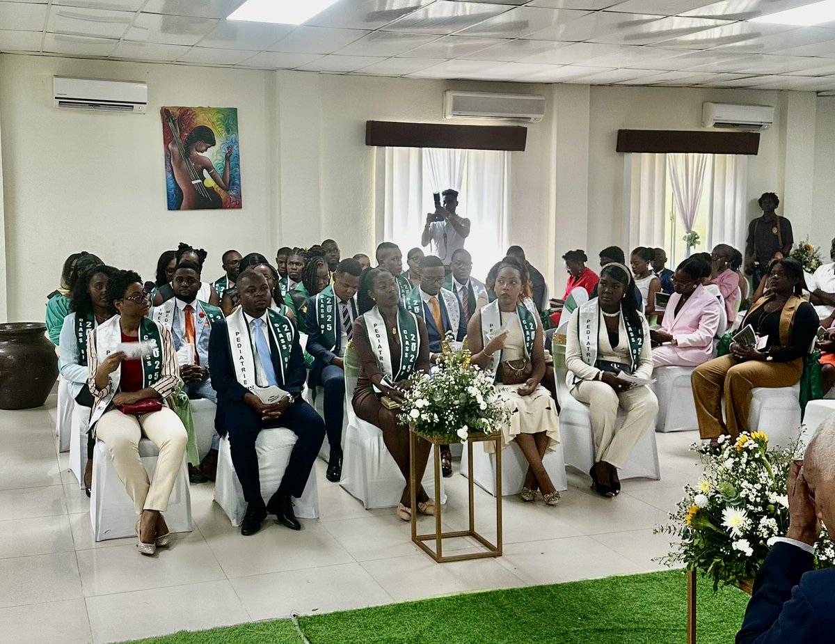 Former des médecins en Haïti n’est pas un chemin facile. Les résidents ont fait preuve de courage et de détermination dans un contexte difficile. Leur réussite est un signal d’espoir pour l’avenir du pays. #Haïti #Santé