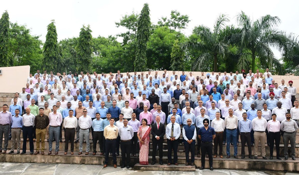 ia_awc's tweet image. Officers attending Senior Command Course at #AWC engage in thought provoking interactions at @IIM_I! Deep dives into Creative Thinking & AI Applications spark fresh perspectives. Bridging military prowess with academic excellence
@adgpi @artrac_ia