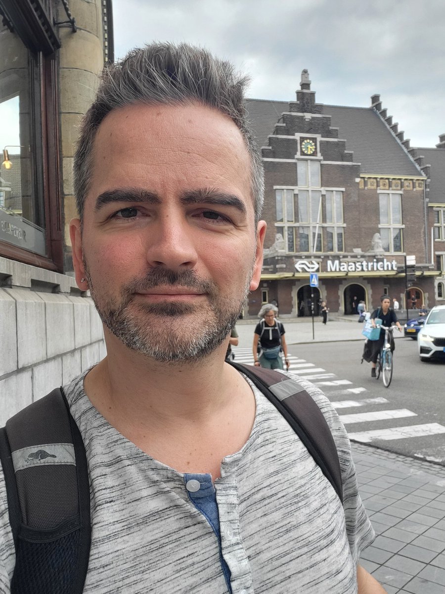 CeliacExplorer's tweet photo. Visiting three neighbouring countries before starting a week of volunteer work, teaching English near Frankfurt, Germany. The only one with #GlutenFreeMcDonalds is the Netherlands. I had to do it. ☺️

#glutenfreetravel #celiactravel #coeliactravel https://t.co/3FD2s9JVHE