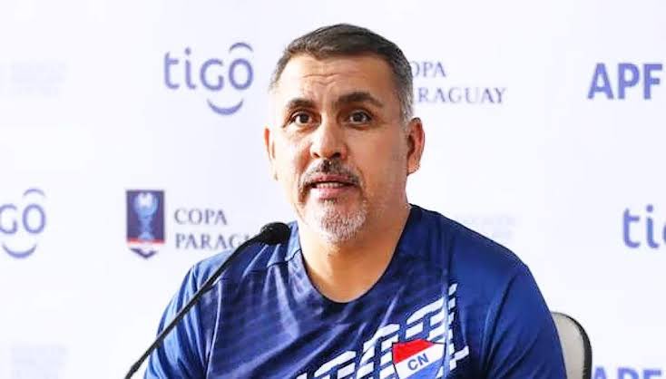 Pedro Sarabia estaria dirigiendo su último partido en #Nacional ante Guarani.

Cruzará la vereda.

La dirigencia ya esta al tanto de la situación y están en comunicación con Francisco Arce. 

<a href="/futbolclubpy/">Futbol Club</a> 
<a href="/Launionam/">La Union AM</a>