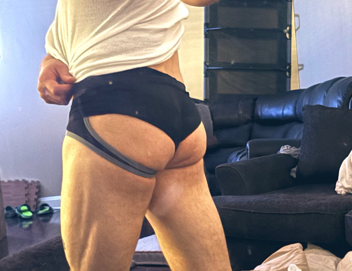 Just got back from the gym; leg day 🍑