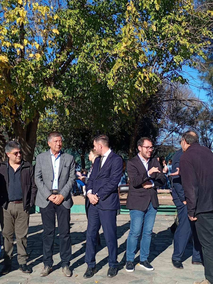 daniberro's tweet photo. 💚 Promesa de Cuidado Ambiental en Justo Daract

Gracias chicos por reafirmar su compromiso con un ambiente mejor para nosotroa y las futuras generaciones.

#Promesa #CuidadoAmbiental #JustoDaract 
#Ambiente #SanLuis #LaProvincia https://t.co/a1eqqTcTLL