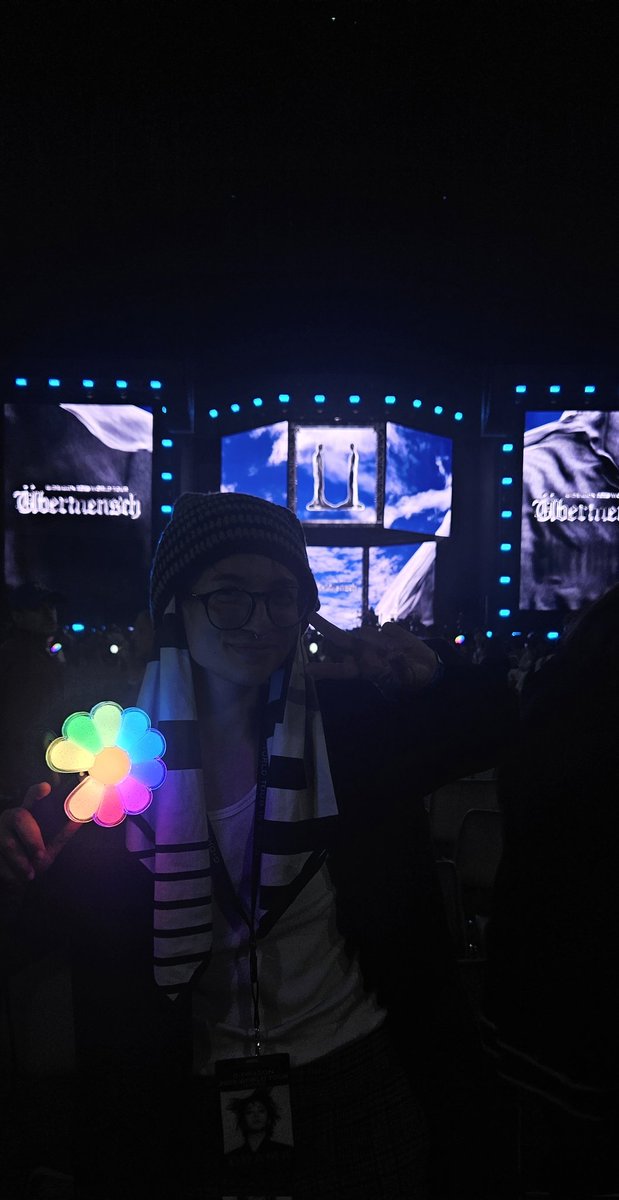 daisies4jiyong's tweet image. THIS IS A DREAM