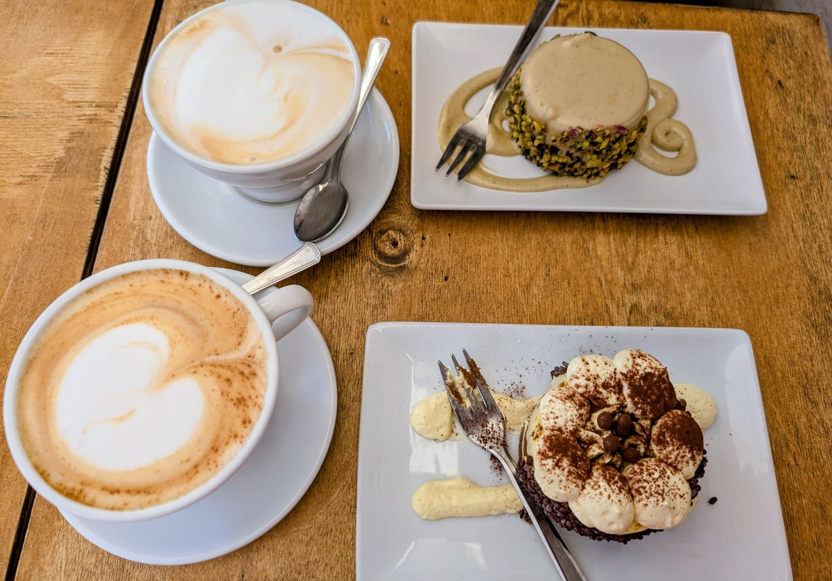 LuxSylva_'s tweet photo. This was kinda good ngl
#chocobar #italy #breakfast https://t.co/6t1aGz4HLC