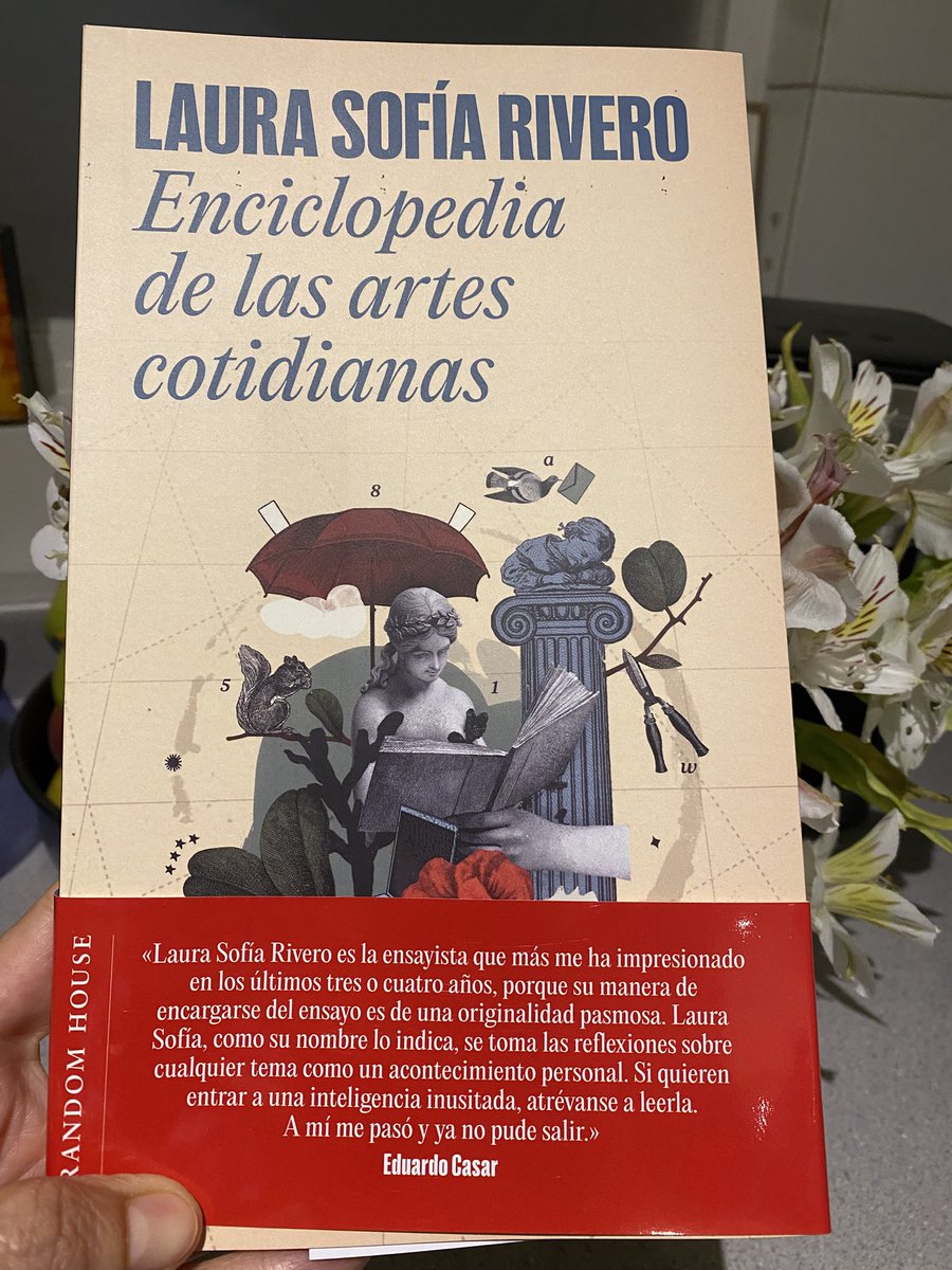 Dichosa familia, ¿qué están leyendo estos días? Nos encantaría ver la portada de sus libros, ¿nos mandan una foto para compartirla en el programa y recomendarnos lecturas?

Empiezo yo:
Si lo recomienda Casar, es garantía. Y a Laura Sofía Rivero le traigo ganas desde hace tiempo