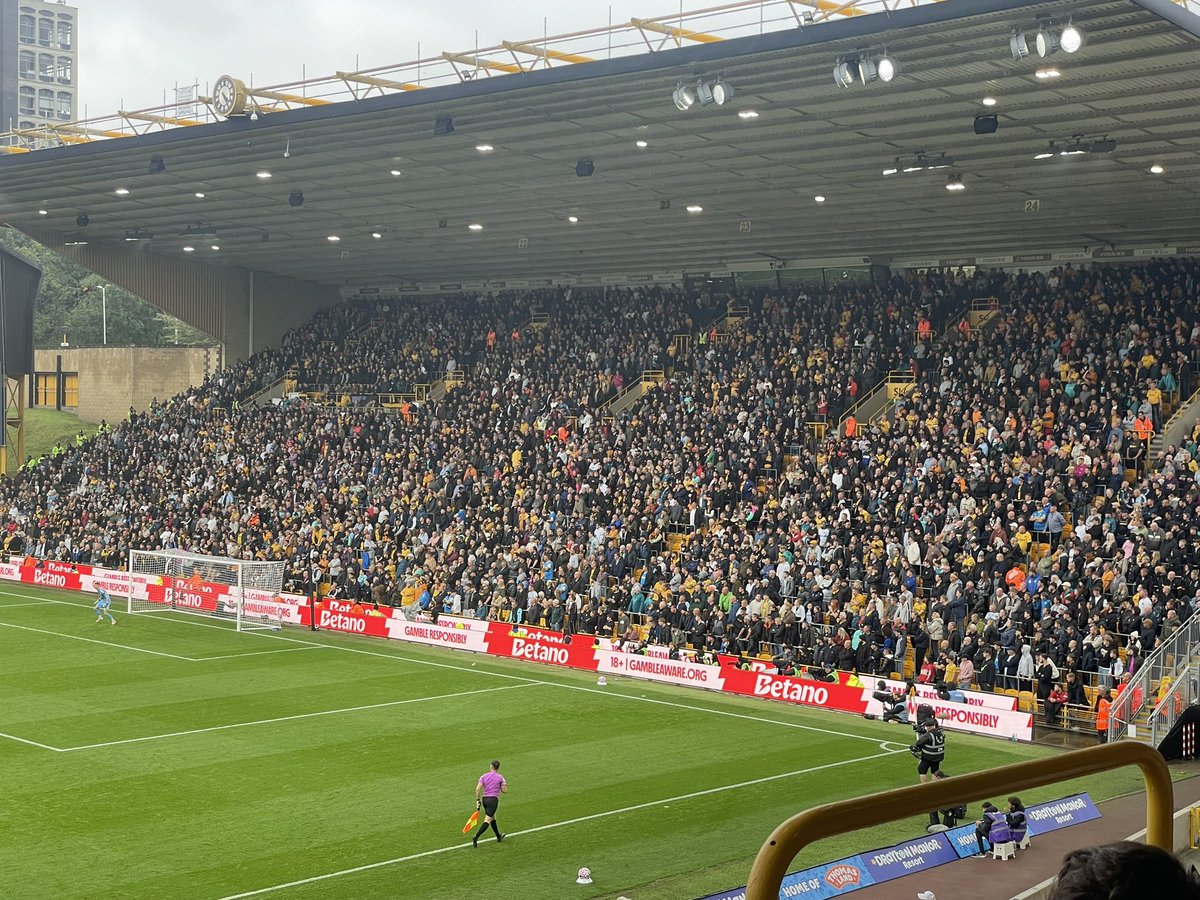 “We want Fosun out” 🎶 

Sing the South Bank

#wwfc