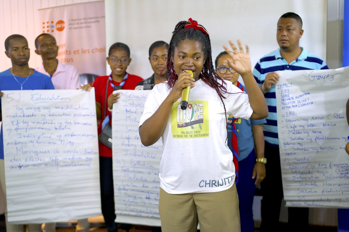 UNICEFMada's tweet image. Highlights from the youth consultation in Majunga for the 3rd Nationally Determined Contributions (NDC 3.0). Young people shared their voices and visions for inclusive and sustainable climate strategies. 🌍💡 #ClimateAction