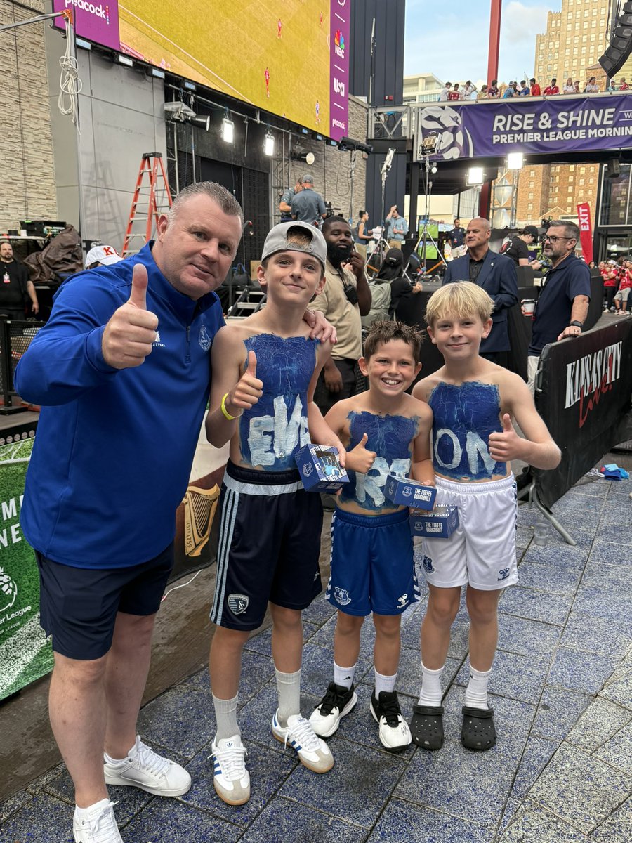 Everton in the USA tweet media