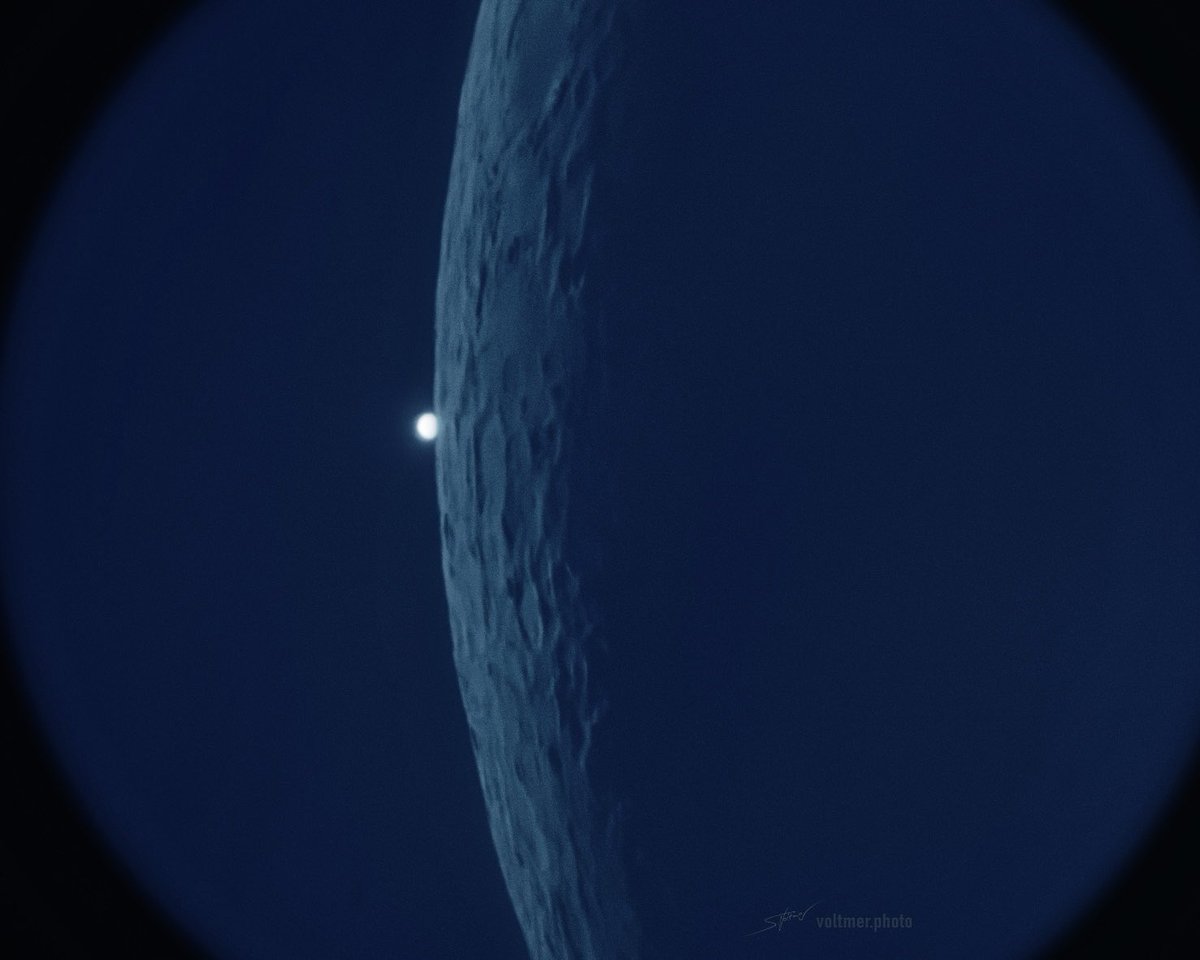Dr. Sebastian Voltmer (@sevospace) on Twitter photo Venus occultation by the Moon.
Image captured during the day through my C11 EdgeHD telescope using Baader IR-pass and Baader U filters. More from this imaging session will be shared in the upcoming reels.
📷 <a href="/SeVoSpace/">Dr. Sebastian Voltmer</a>
#moon #planet #venus #venusoccultation #telescope Venus occultation by the Moon.
Image captured during the day through my C11 EdgeHD telescope using Baader IR-pass and Baader U filters. More from this imaging session will be shared in the upcoming reels.
📷 <a href="/SeVoSpace/">Dr. Sebastian Voltmer</a>
#moon #planet #venus #venusoccultation #telescope