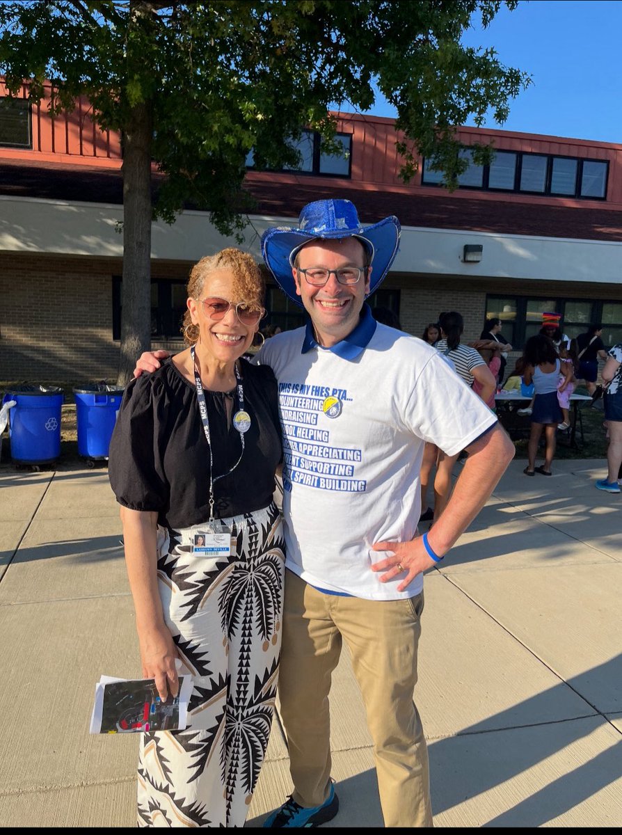 FinestEducator's tweet image. As we wrap up community schools week, I must give a shout out to Flower Hill’s own Ms. DeVille. Ms. DeVille is forming partnerships, creating connections, and spreading her infectious kindness all across our community!