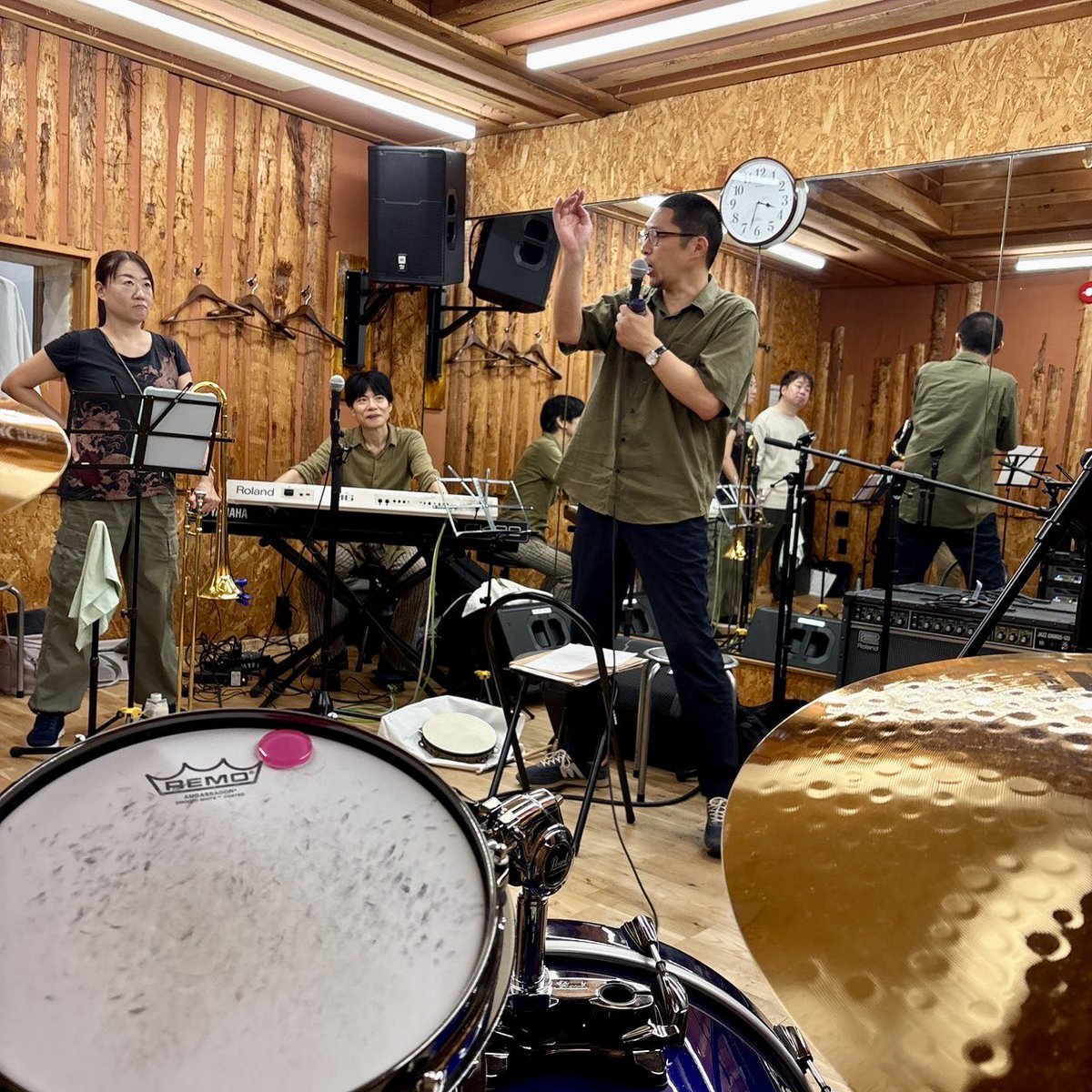 qasb's tweet image. オーサカ=モノレール中田さんとの２回目のリハーサル♪
今日9/21Q.A.S.B. 20th Anniversary Party にて新曲公開です🔥
下北沢BASEMENT BARにてお待ちしてます。
#qasb @nakataryo_OM #funk
