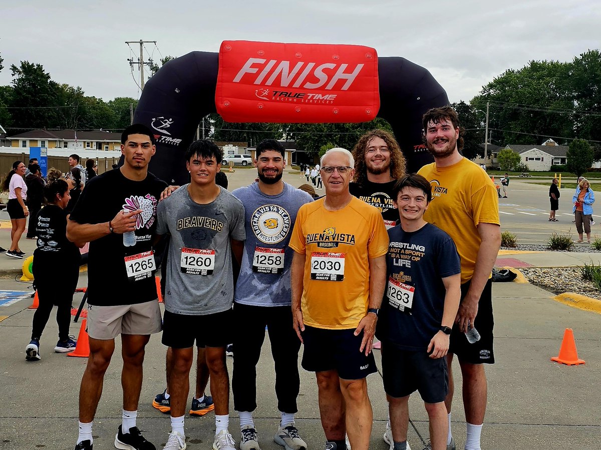 brianlenzmeier1's tweet photo. Great running the 5k today alongside (and mostly behind) several @BVUMWrestling athletes. Thanks for supporting the BVRMC AWARE fundraiser for local cancer patients. #BeaversBuild @BuenaVistaUniv @BVUAthletics @AmerRiversConf https://t.co/aJuGhSZJMS