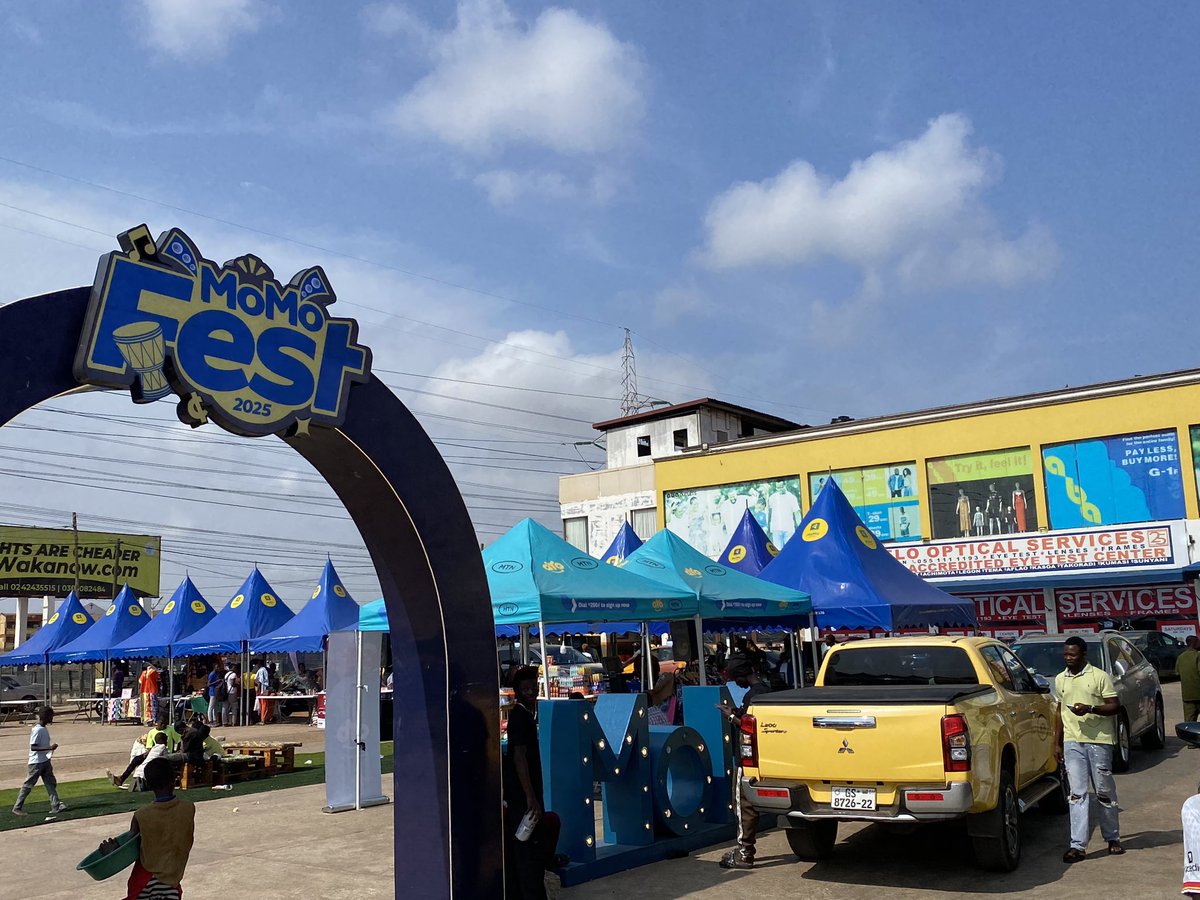 exhubgh9's tweet photo. You can’t do Ashaiman without #TheTorcher 🔥… @MoMoFromMTNGh is ready to jam the night with @stonebwoy and his fans tonight ✍️✨🔥🔥… just download the app, ITS FREE😤🤯…
#momofest #ashiaman #Stonebwoy #exhubgh https://t.co/9ycBkBb94W