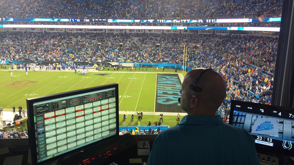 He entertained you for the last 14 seasons in the booth and for one time only he is going to be working for his wife at 525! 🥳Come from doors open till kickoff and then back for the dance party at halftime <a href="/VinnySplit/">Vinny Esposito</a>