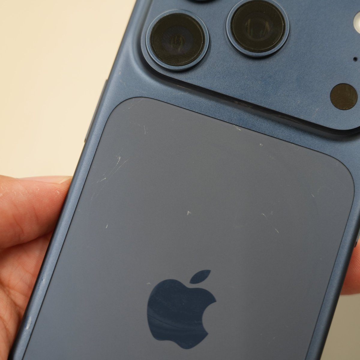 The quality of the iPhone 17 series is disappointing.

Store display units have developed scratches and have their paint chipped off within the first couple of days.

If you’re planning to get one, silver is the colour to go for!