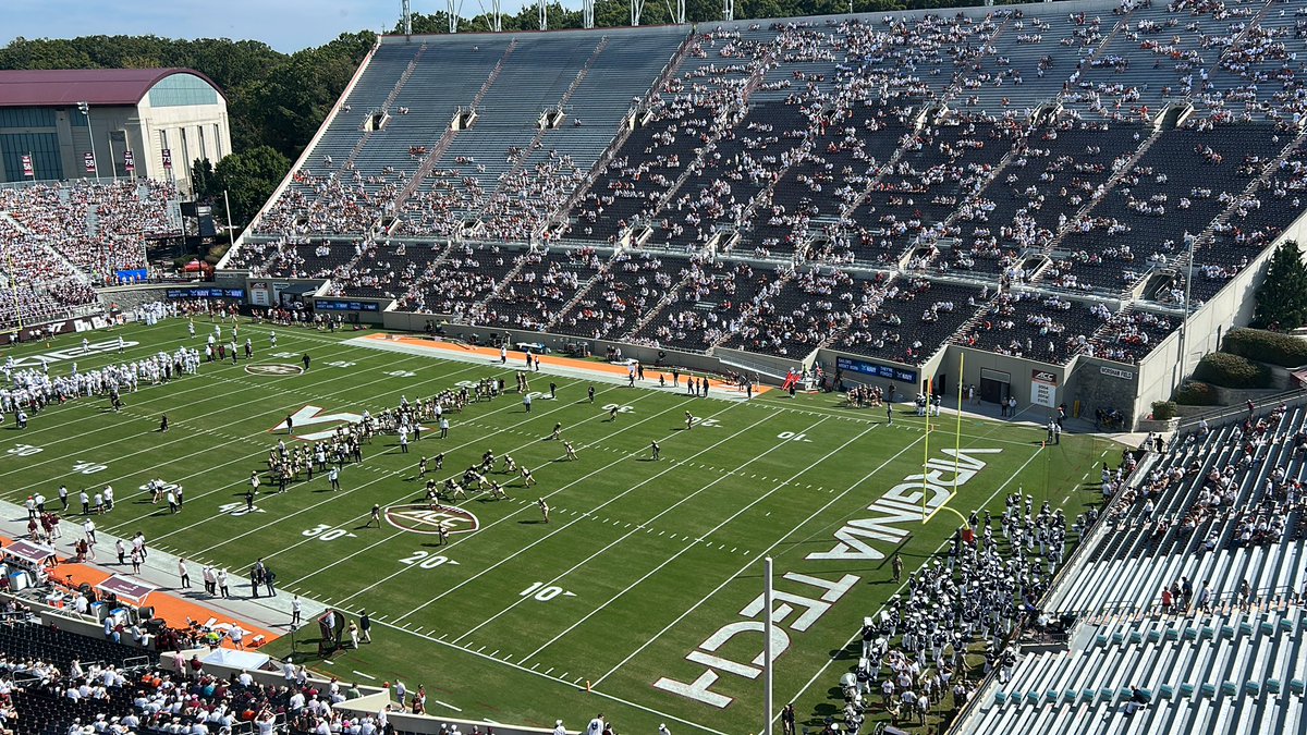 robackthree's tweet image. Beautiful day for some Hokie’s football! Myself and @TaylorBretl will be on the call for @3304Sports at 11:45 EST!