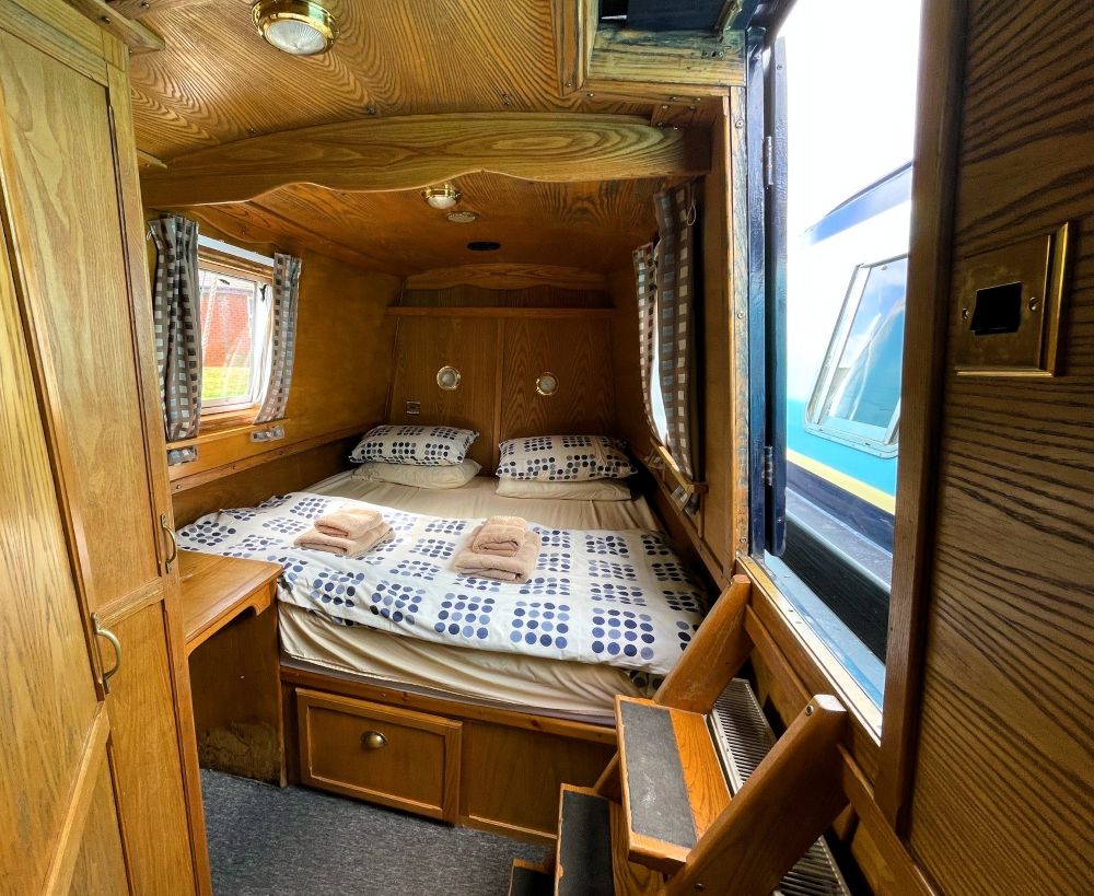 Isn't She A Beauty? - Meet Natasha!!
abcboatsales.com/boat-sales/nat…
#Natasha #BlackwaterMeadowMarina #LlangollenCanal #Ellesmere #ExHireFleetBoat #SouthwestDurhamSteelcraft #LiveAboard #HolidaysAfloat #LifesBetterByWater #Narrowboats