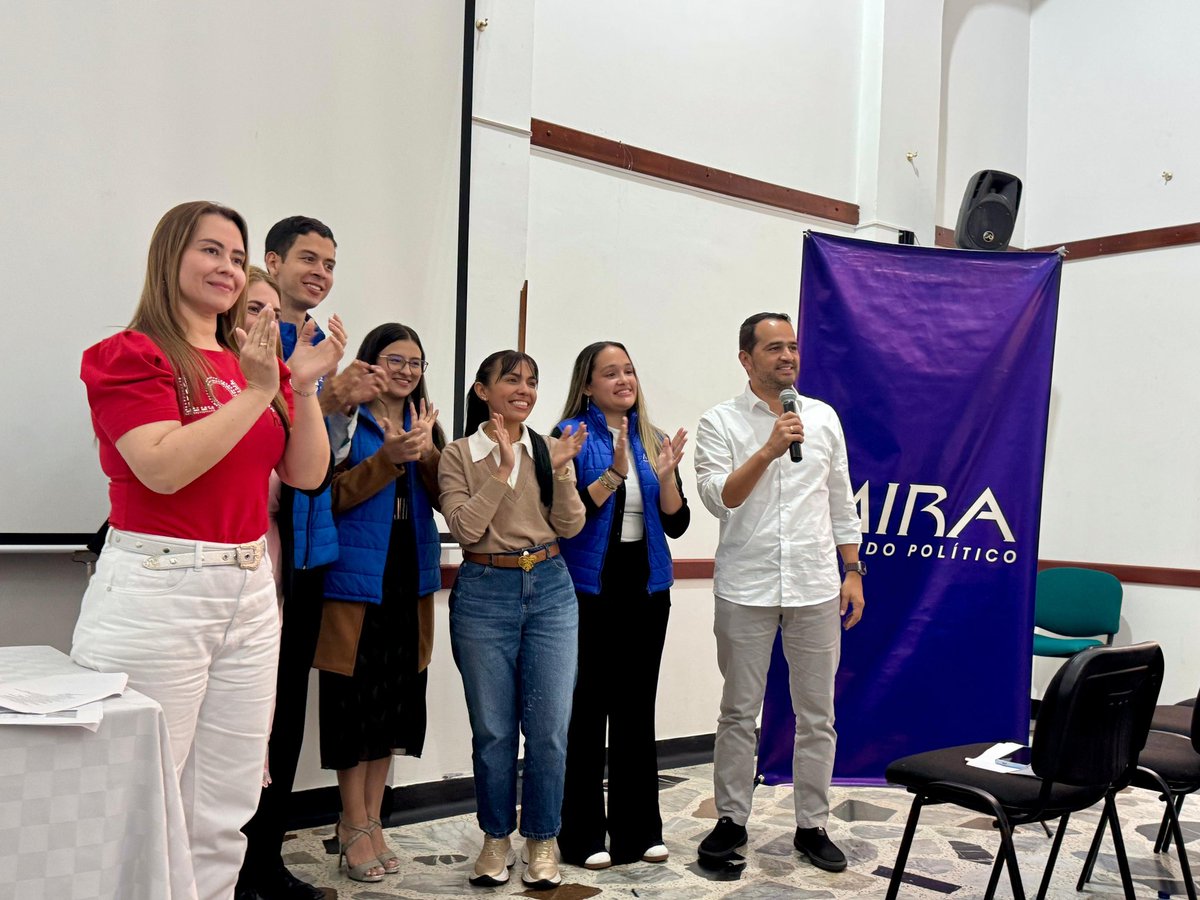 GeovanyLondonoG's tweet photo. ¡RUMBO A LOS CMJ!

Seguimos construyendo el camino hacia las elecciones de los Consejos Municipales de Juventud con nuestros equipos de trabajo. El Partido MIRA le apuesta a las nuevas generaciones. https://t.co/wEWHwVXyLc
