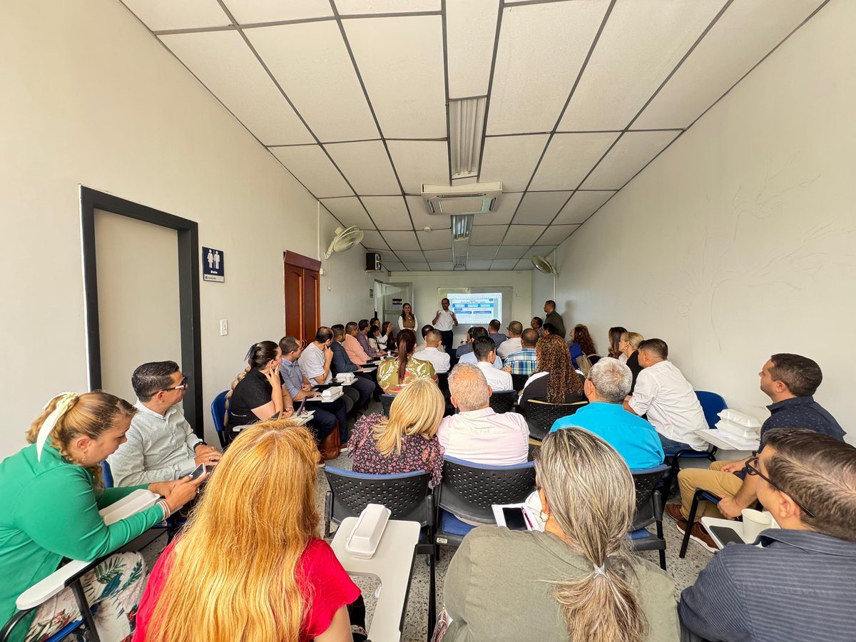 GeovanyLondonoG's tweet photo. ¡RUMBO A LOS CMJ!

Seguimos construyendo el camino hacia las elecciones de los Consejos Municipales de Juventud con nuestros equipos de trabajo. El Partido MIRA le apuesta a las nuevas generaciones. https://t.co/wEWHwVXyLc