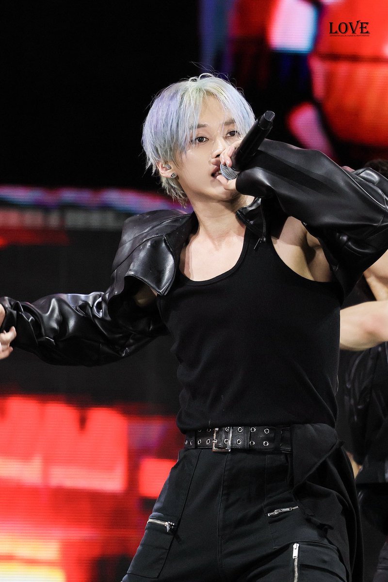 250920 더팩트

#리노 #Leeknow 
#스트레이키즈 #Straykids