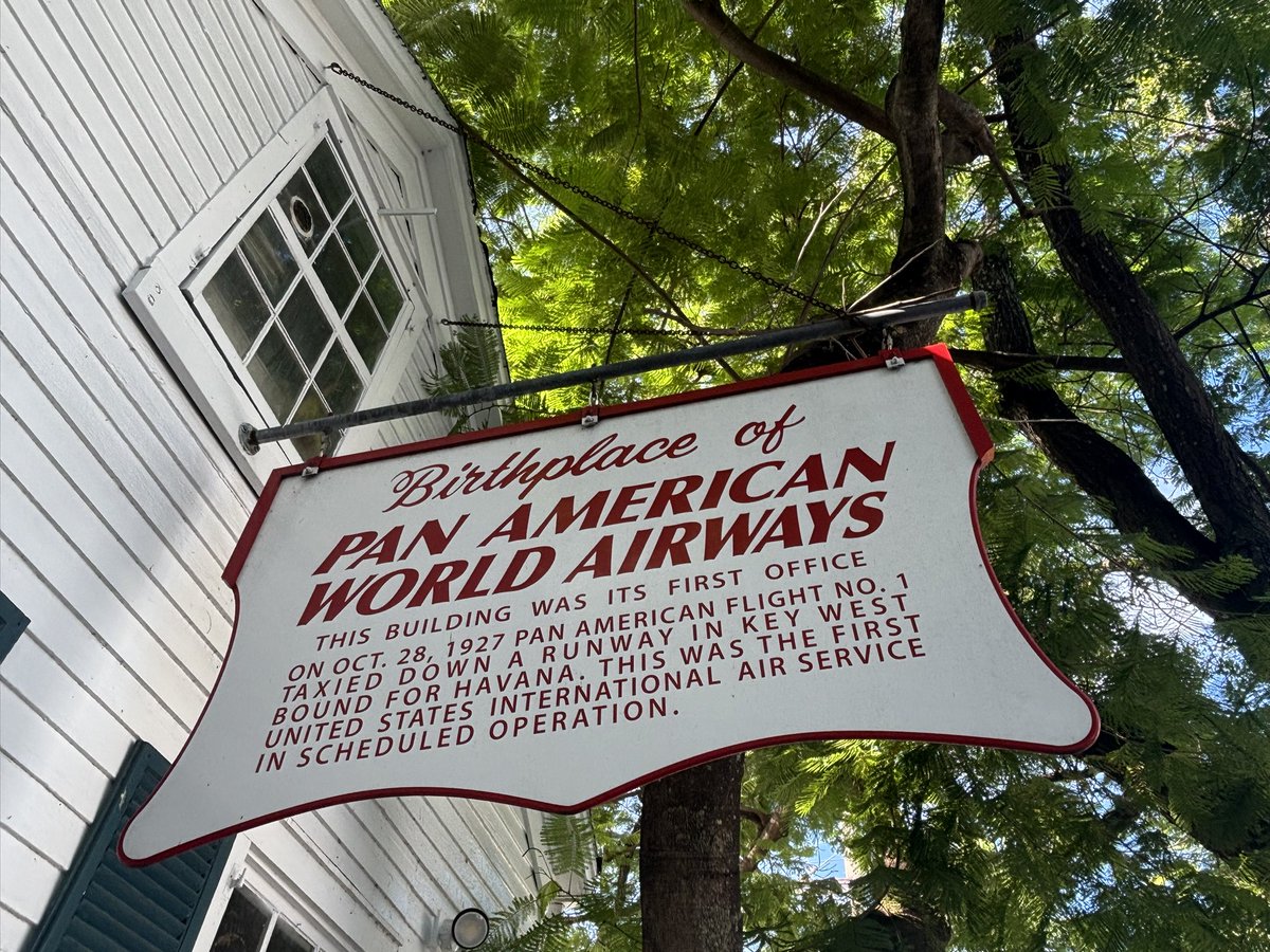 PilotLiberator's tweet image. Weekend in EYW for my buddy’s 50th birthday and we came across this #avgeek gem! #keywest
