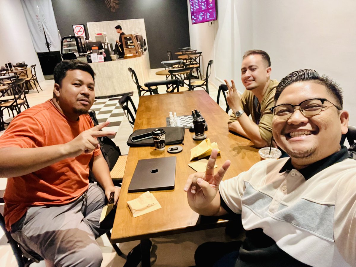 Terima kasih <a href="/tasta88/">Tasta | Budak Sales</a> &amp; <a href="/ijatajiji/">Izzat Azizi</a> sharing knowledge tonight! Really appreciate insight dari kedua expert 👍🏻