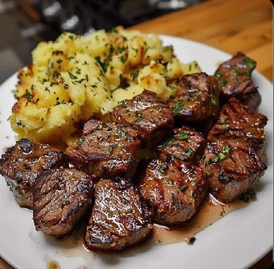 elonmuskTN's tweet image. Be honest 

Would you eat this ??

A. Yes 
B. No