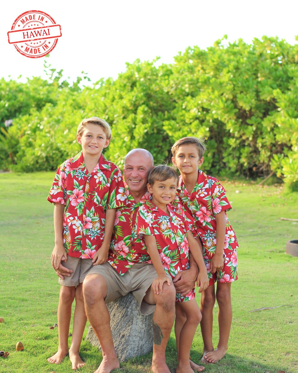shakatime's tweet image. Matching Hawaiian shirts that turn simple days into unforgettable moments 🌴🥥
Get your set today and enjoy free shipping! 🛒
#familyvibes #matchingoutfits #hawaiianshirt #tropicalvibes #summerstyle #fatherandsons #islandlife #vacationmode #beachfamily #alohastyle #hawaiilife