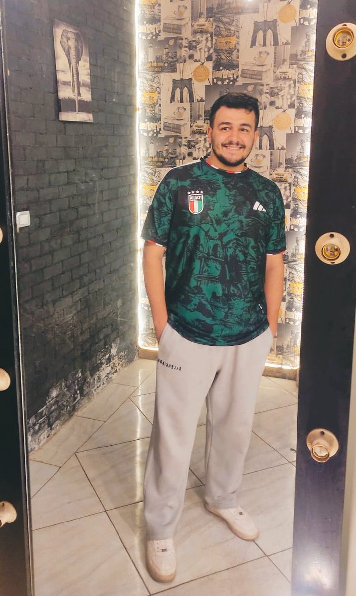 moaliiii99's tweet photo. سوتو كنترولو 😂💚 https://t.co/8YciLYIwVs