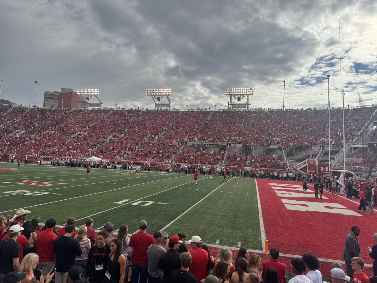 techntortillas's tweet photo. Empty ahhh lil stadium https://t.co/ib2gBbF0tr