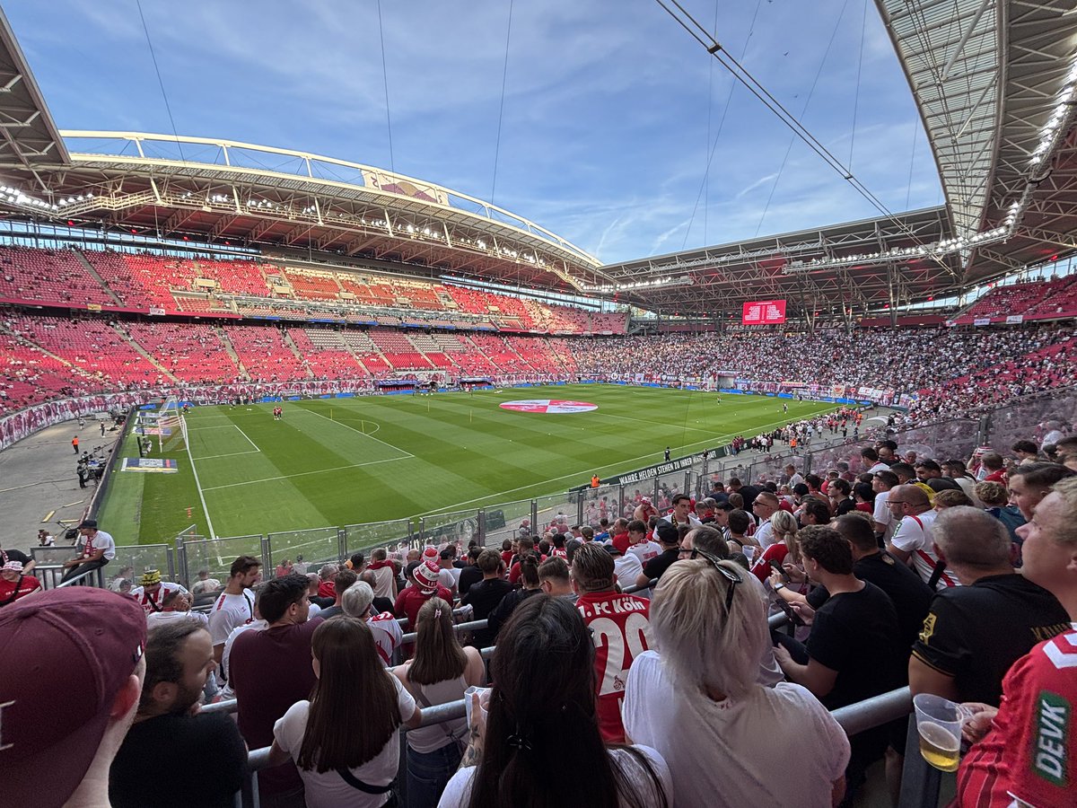 arndtee's tweet image. Hurra hurra, die Kölner die sind da! #effzeh