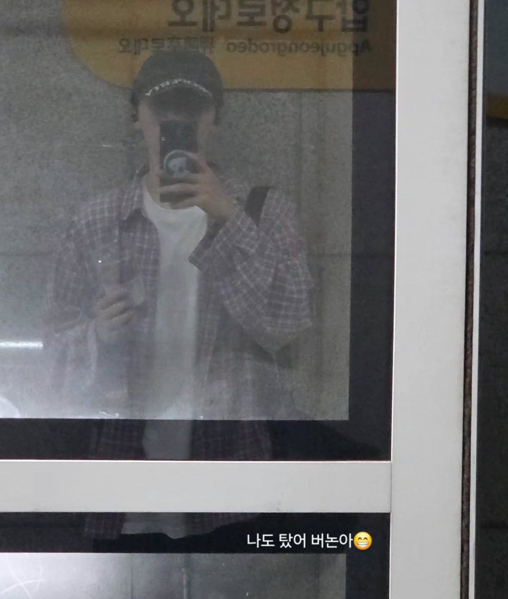 SolBoomoment's tweet photo. 🚊🖤

#솔부 #verkwan https://t.co/slIAD5q13T