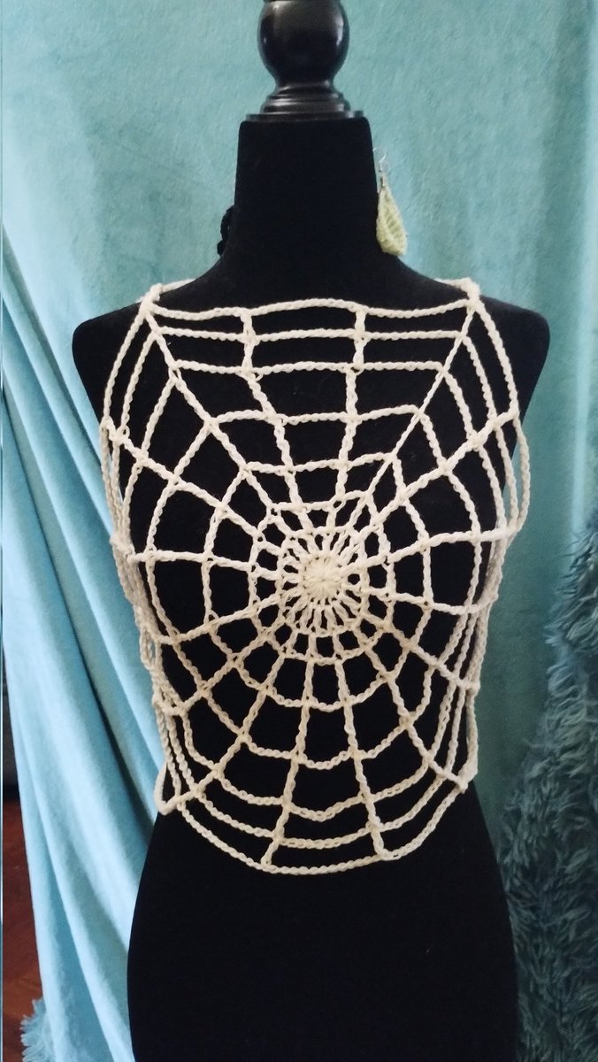 rojapiojosa's tweet photo. Top chaleco telaraña
#Samain
#Juagolin https://t.co/JAVhDy9uQB