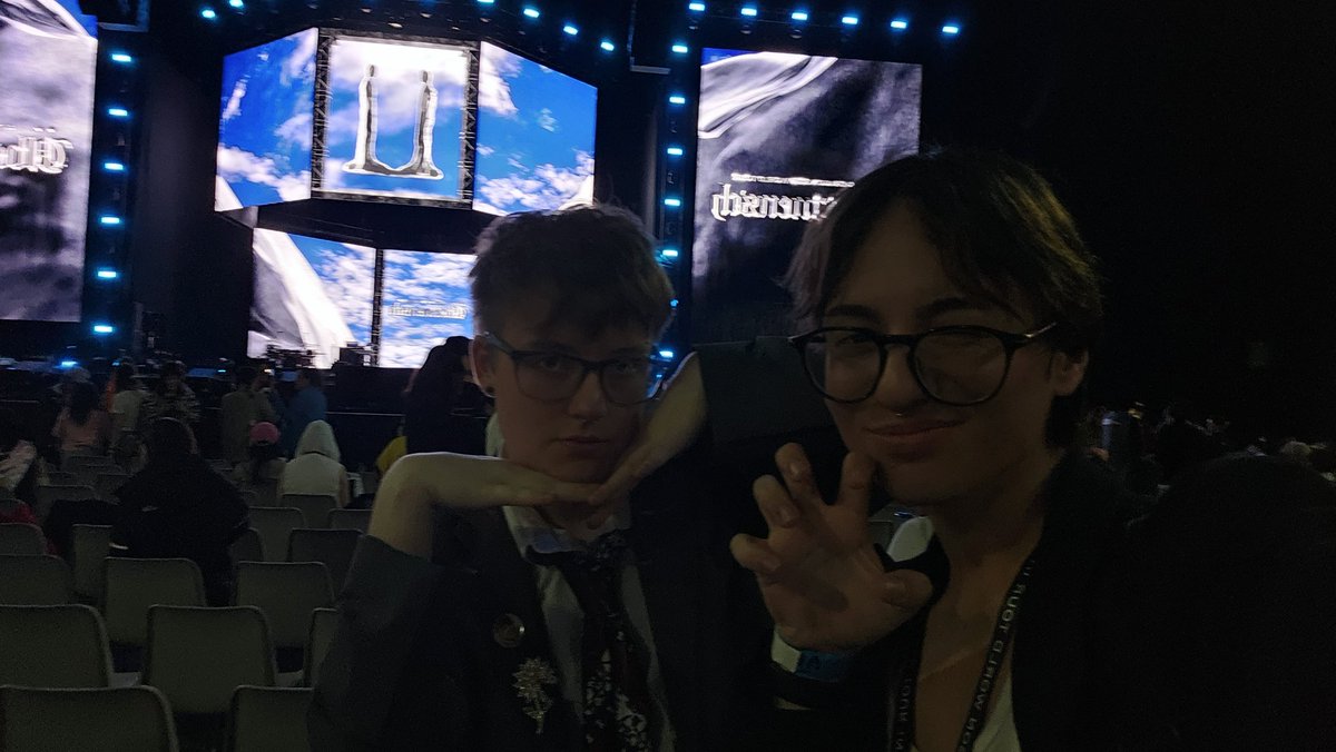 daisies4jiyong's tweet image. CHARSHUA AT GDRAGON