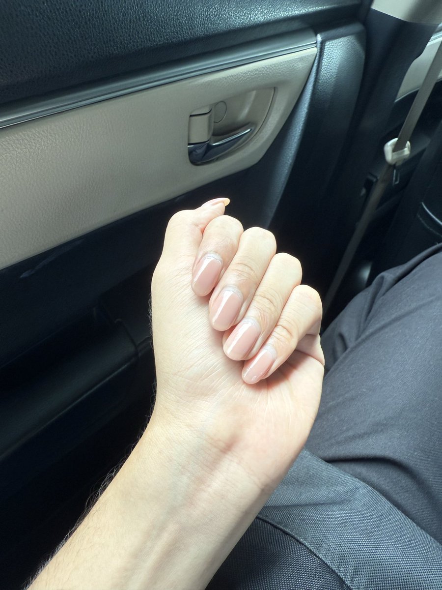 hiroisnotpahann's tweet photo. นี่เพิ่งเข้าวงการทำเล็บ มันดีจริงๆนะ 🥺 https://t.co/nlxZLPfmbA