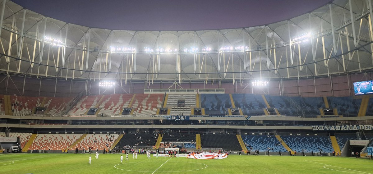 Her zaman söylediğim gibi, en kötü gününde dahi yaninda olacagim. S.lig, yildiz futbolcu, kupa sevdalıları, bedava biletciler, yalakalar, cikarcilar sizin döneminiz bitti.. #AdanaDemirspor