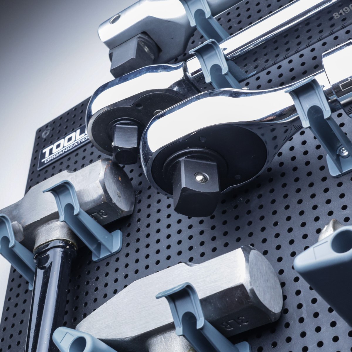 Toolgrid's tweet image. Toolgrid® vertical system with clips + hooks puts every tool on display and within reach!

No digging. No clutter. Just clean, pro-level organization!

The ONLY system that works as hard as you do! 💪

toolgridsystem.com

#toolgrid #toolorganization #verticalstorage