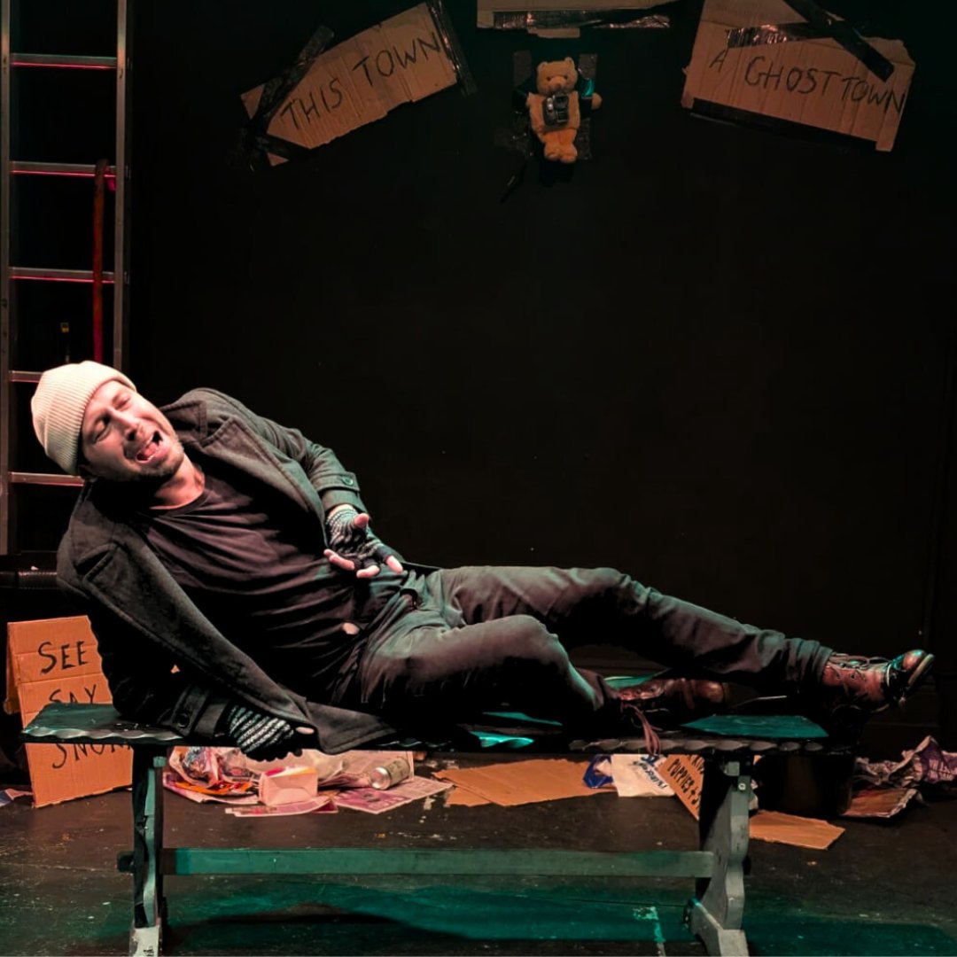 PengeTheatre's tweet image. TONIGHT

Your last chance to see the amazing Will Croft in GhostTown, his play about survival and redemption. 

🎟 Grab your tickets before it’s too late:
thebridgehousetheatre.co.uk/shows/ghosttow…

Production shots © Anna McKelvie