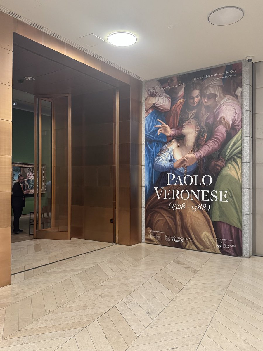 janviertoscan's tweet photo. Arrivée triomphale - comme dirait le célèbre romancier @benjaminrandow - au @museodelprado pour l’exposition consacrée à #Veronese ! Derniers jours ! Musée #nophoto ! https://t.co/BV6LFKzBt5